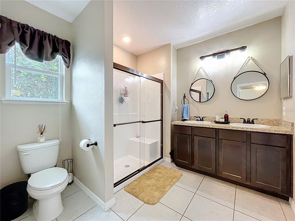 For Sale: $310,000 (3 beds, 2 baths, 1705 Square Feet)