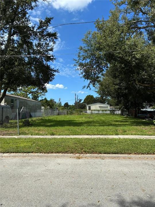 待售: $85,900 (0.18 acres)