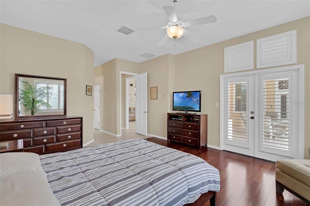 合同活跃: $799,000 (4 贝兹, 3 浴室, 2763 平方英尺)