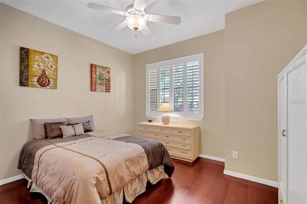 合同活跃: $799,000 (4 贝兹, 3 浴室, 2763 平方英尺)