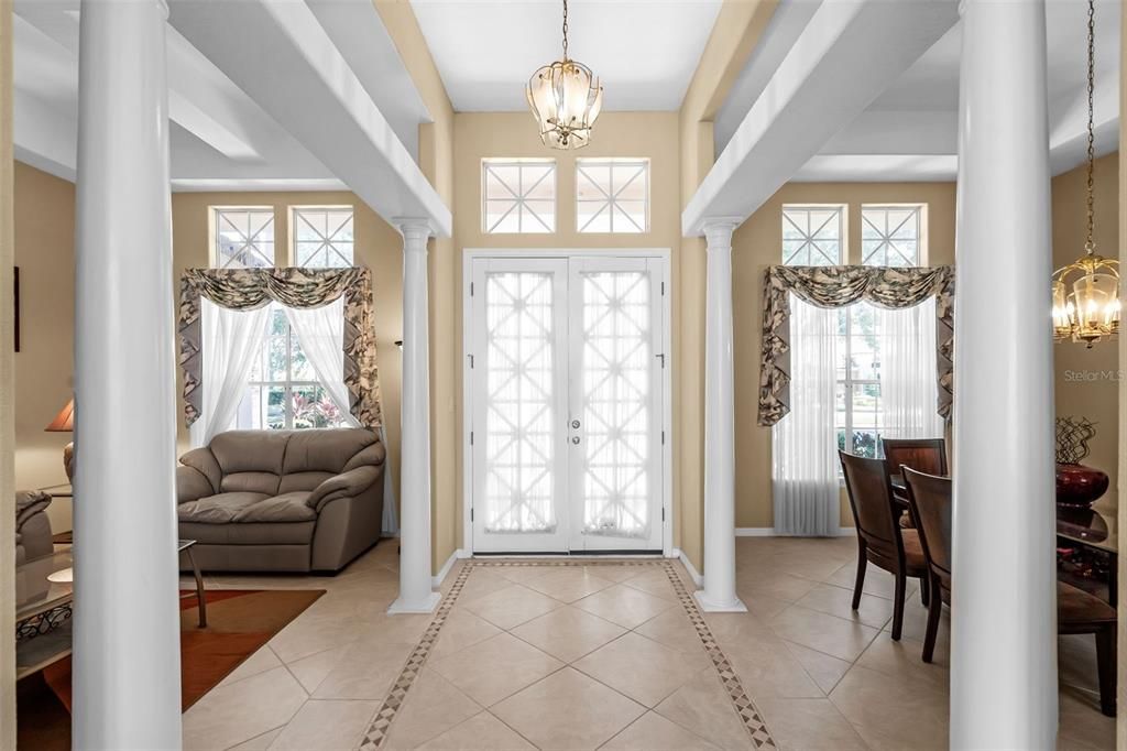 合同活跃: $799,000 (4 贝兹, 3 浴室, 2763 平方英尺)