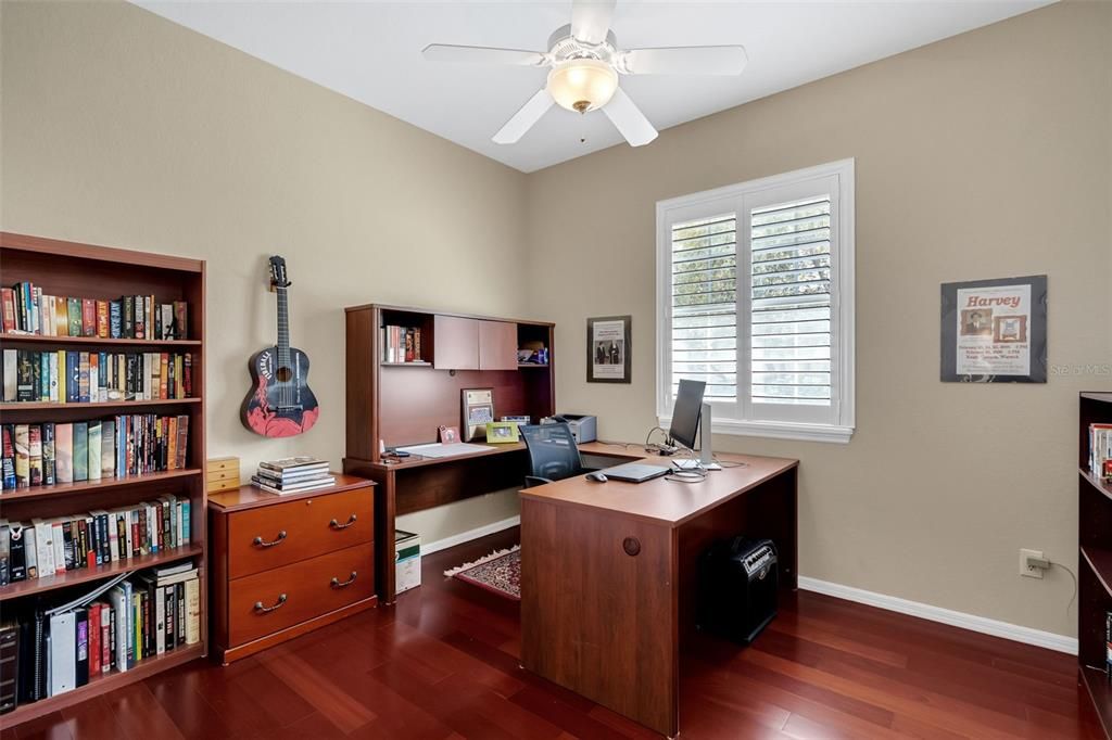 合同活跃: $799,000 (4 贝兹, 3 浴室, 2763 平方英尺)