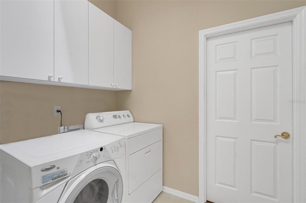 合同活跃: $799,000 (4 贝兹, 3 浴室, 2763 平方英尺)