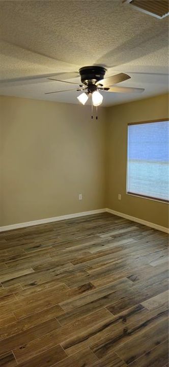 出租: $1,825 (2 贝兹, 2 浴室, 1078 平方英尺)