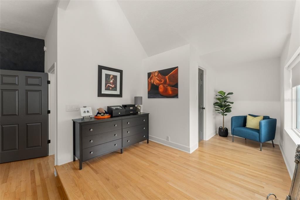 For Sale: $1,550,000 (5 beds, 4 baths, 4186 Square Feet)