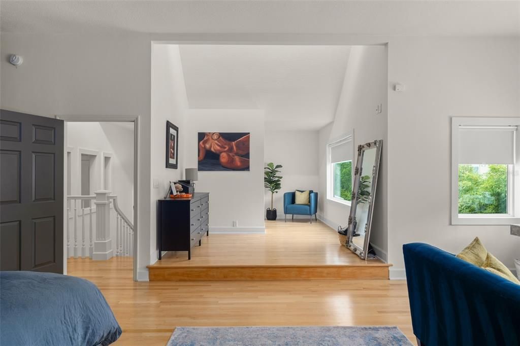 For Sale: $1,550,000 (5 beds, 4 baths, 4186 Square Feet)