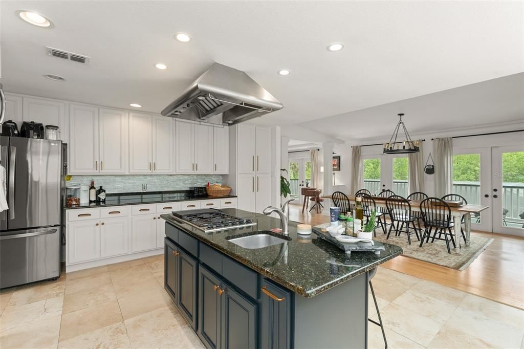 For Sale: $1,550,000 (5 beds, 4 baths, 4186 Square Feet)