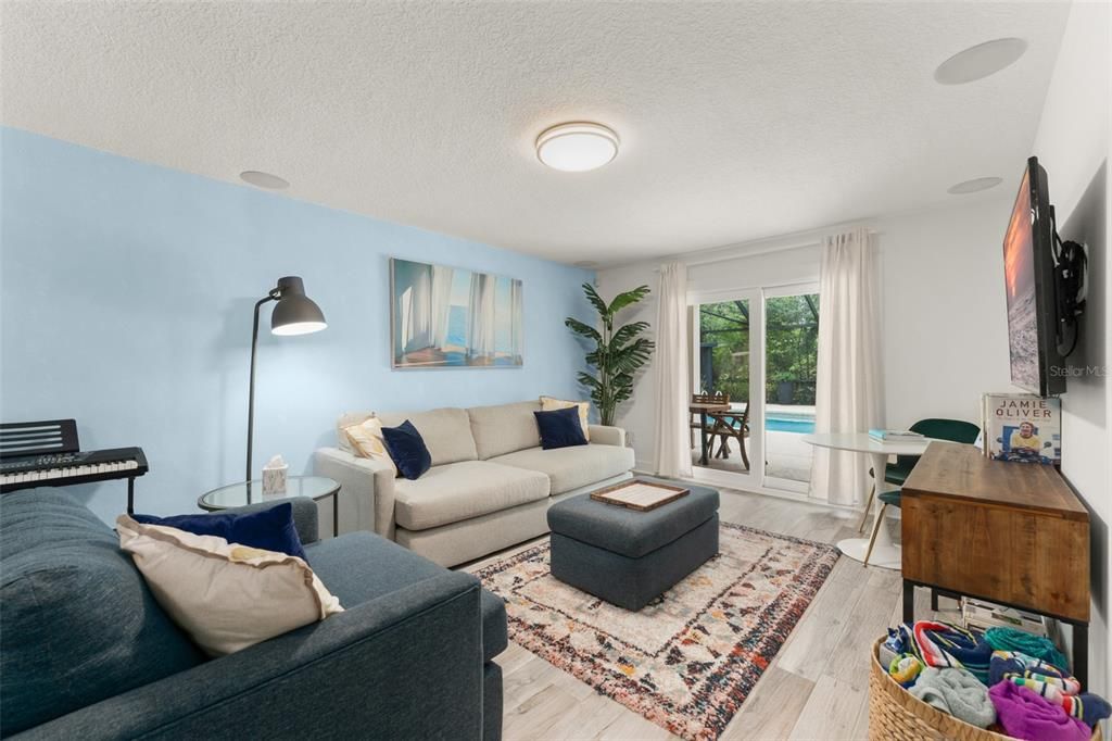 For Sale: $1,550,000 (5 beds, 4 baths, 4186 Square Feet)