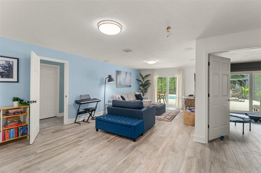 For Sale: $1,550,000 (5 beds, 4 baths, 4186 Square Feet)