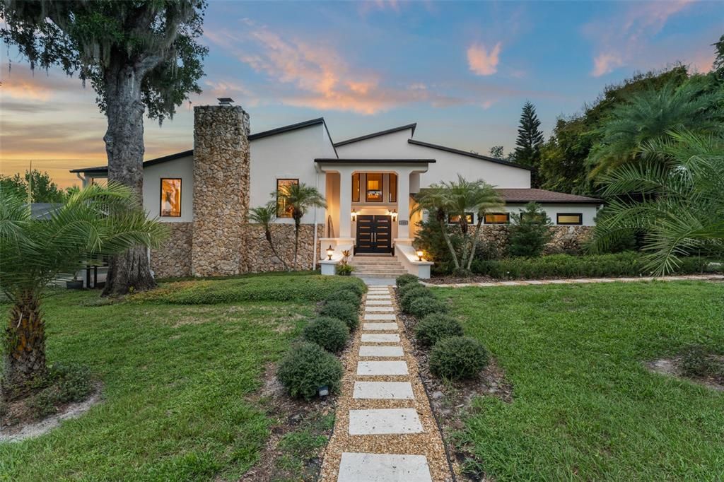 For Sale: $1,550,000 (5 beds, 4 baths, 4186 Square Feet)