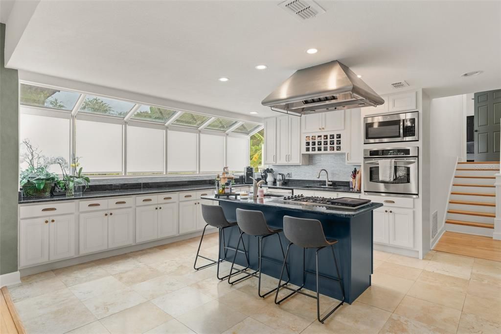 For Sale: $1,550,000 (5 beds, 4 baths, 4186 Square Feet)