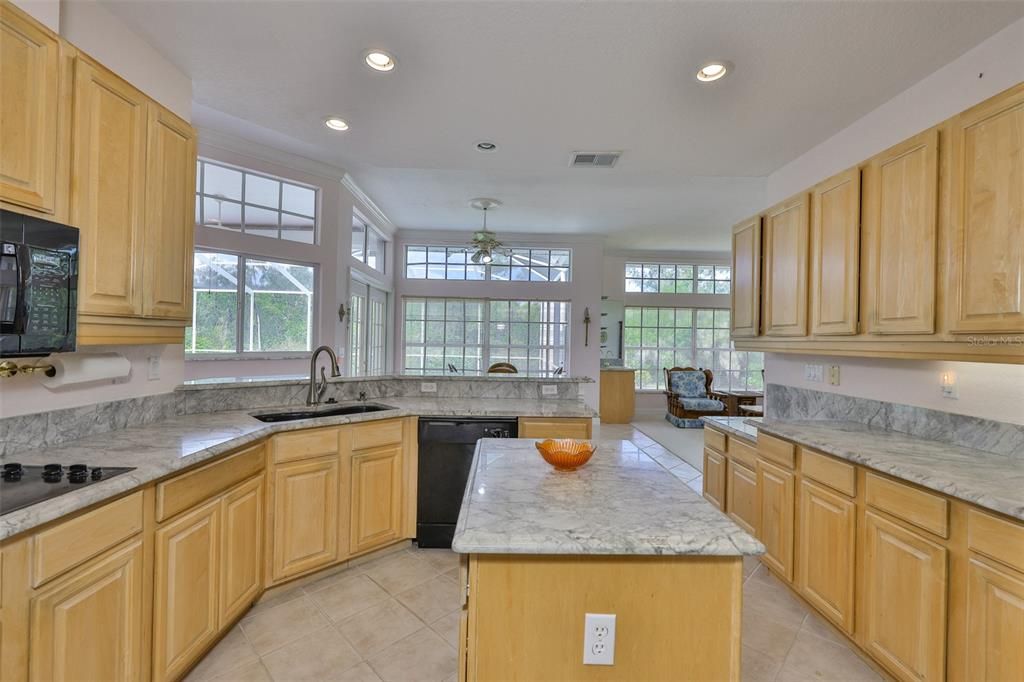 Active With Contract: $584,999 (3 beds, 3 baths, 2737 Square Feet)