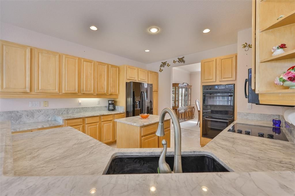 Active With Contract: $584,999 (3 beds, 3 baths, 2737 Square Feet)