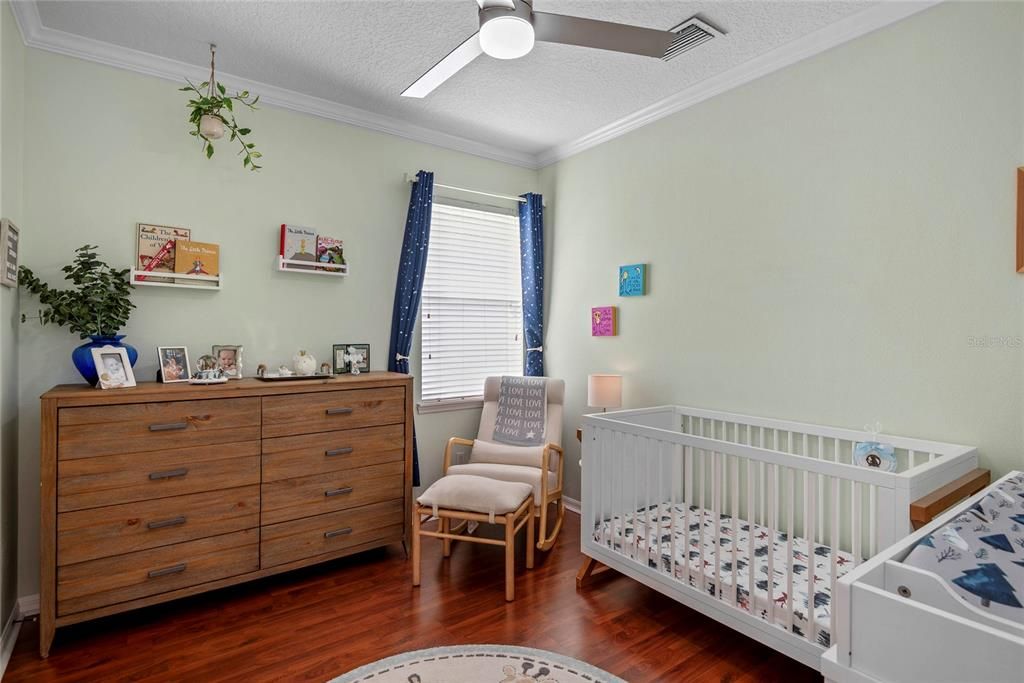 合同活跃: $825,000 (4 贝兹, 2 浴室, 1907 平方英尺)