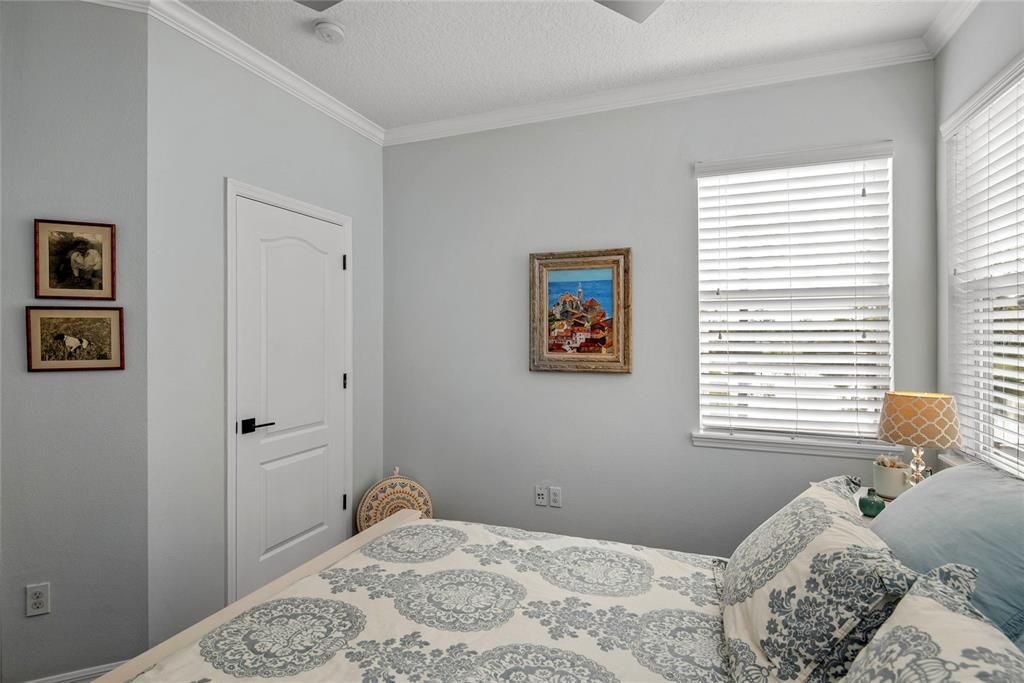 合同活跃: $825,000 (4 贝兹, 2 浴室, 1907 平方英尺)