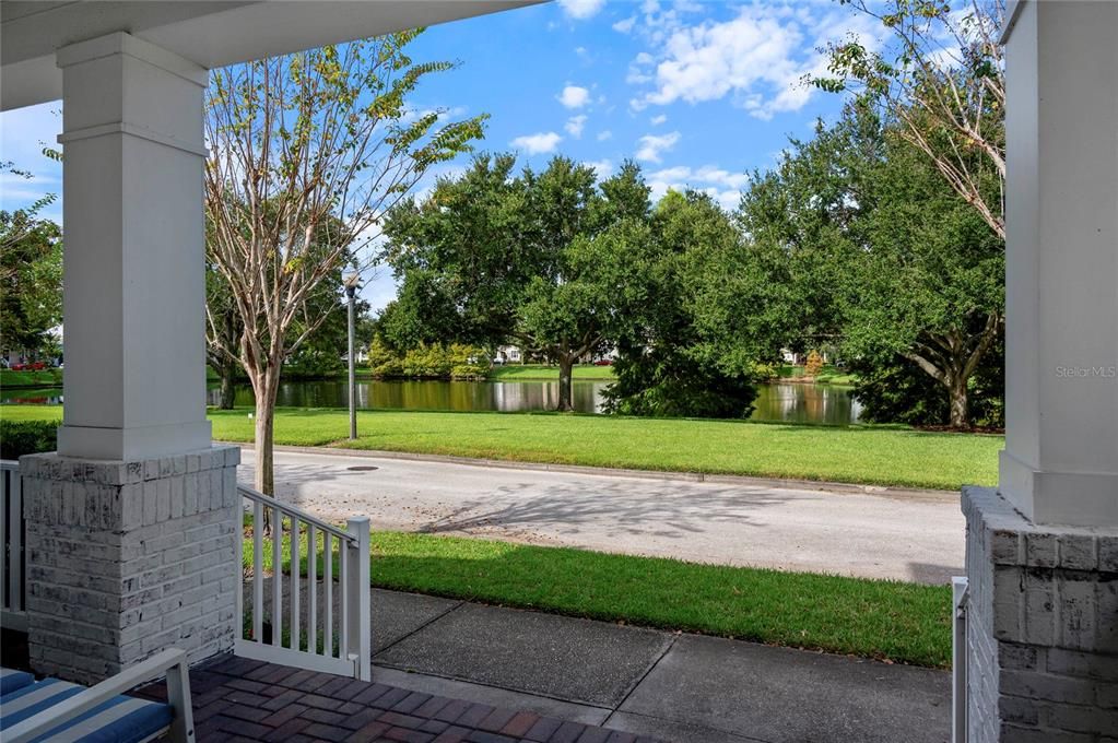 合同活跃: $825,000 (4 贝兹, 2 浴室, 1907 平方英尺)