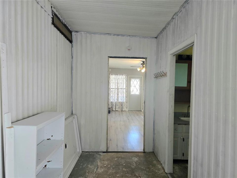 待售: $110,000 (2 贝兹, 1 浴室, 1000 平方英尺)