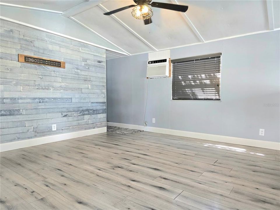 待售: $110,000 (2 贝兹, 1 浴室, 1000 平方英尺)