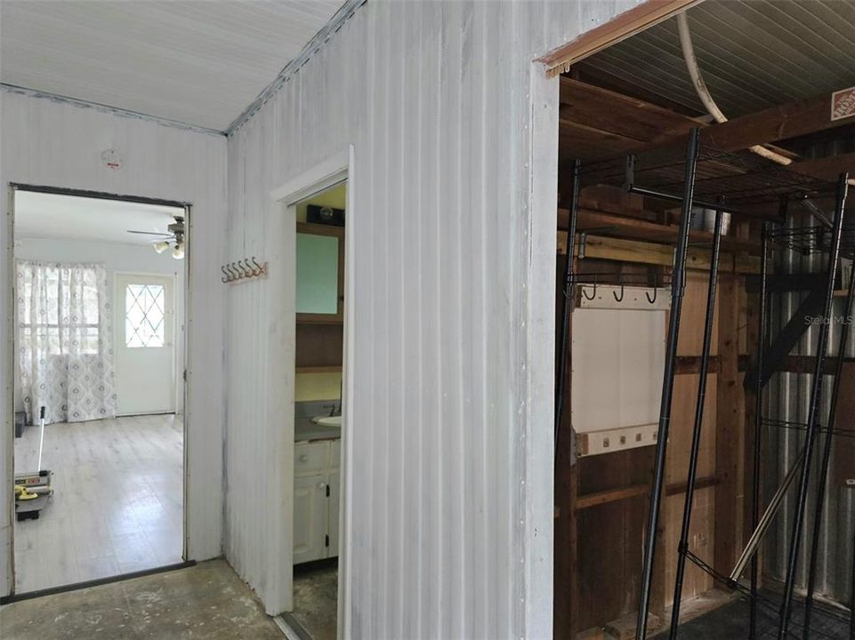 待售: $110,000 (2 贝兹, 1 浴室, 1000 平方英尺)