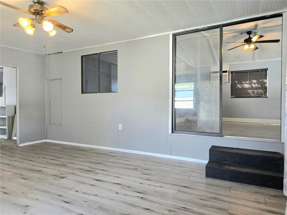 待售: $110,000 (2 贝兹, 1 浴室, 1000 平方英尺)