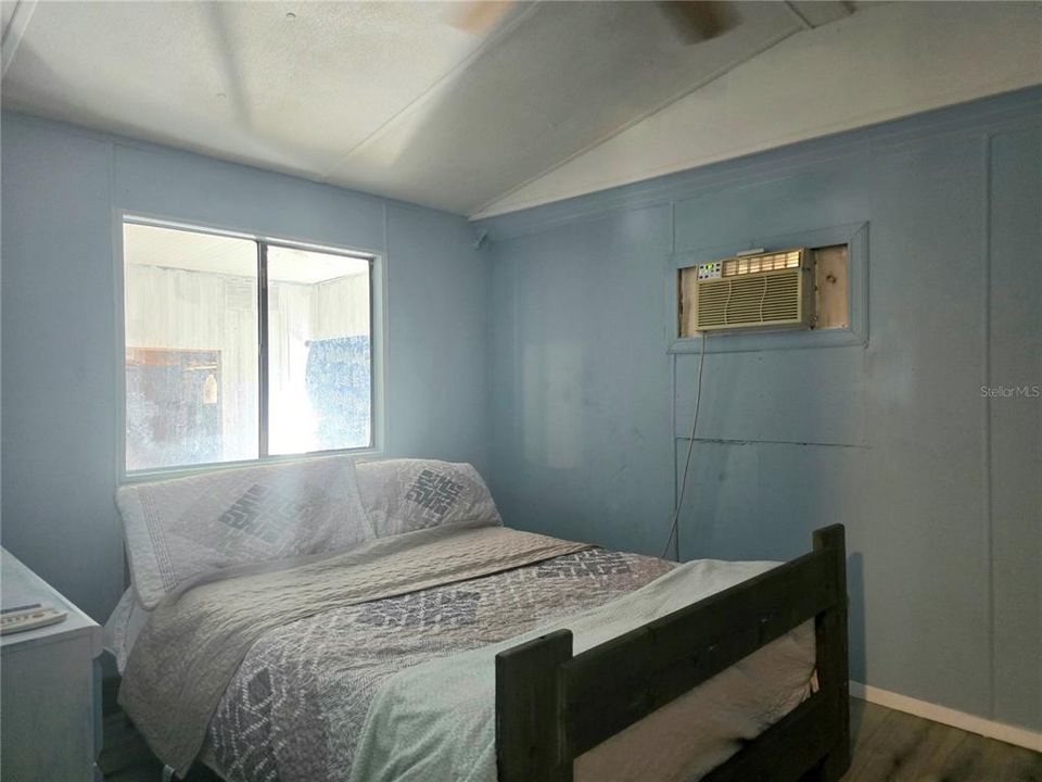 待售: $110,000 (2 贝兹, 1 浴室, 1000 平方英尺)