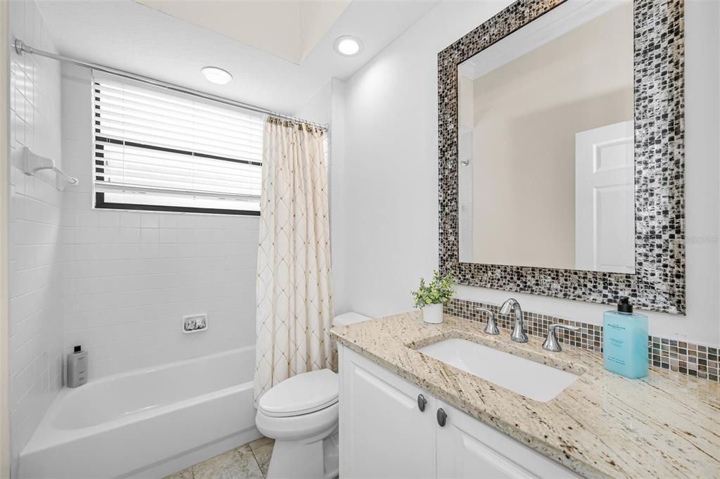 Activo con contrato: $689,000 (3 camas, 2 baños, 2234 Pies cuadrados)