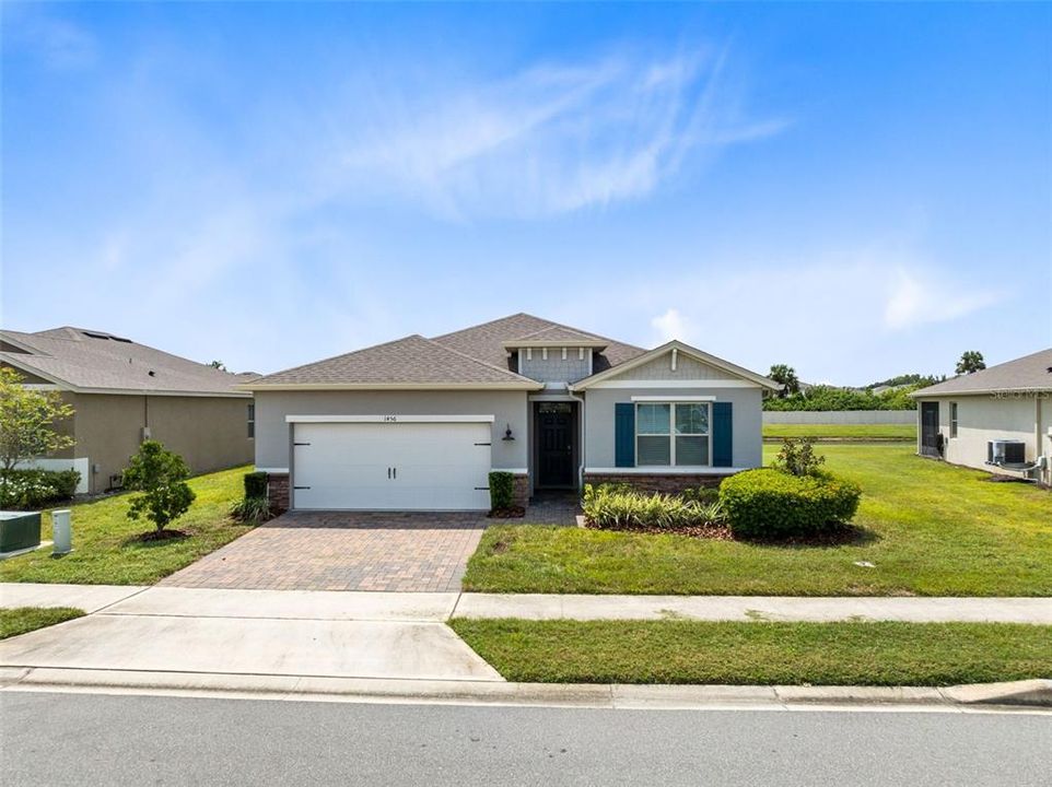 待售: $425,000 (4 贝兹, 2 浴室, 2056 平方英尺)