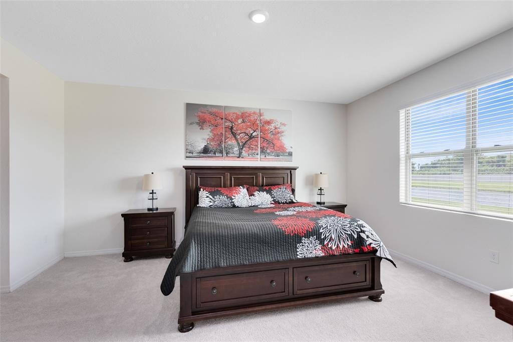 待售: $425,000 (4 贝兹, 2 浴室, 2056 平方英尺)