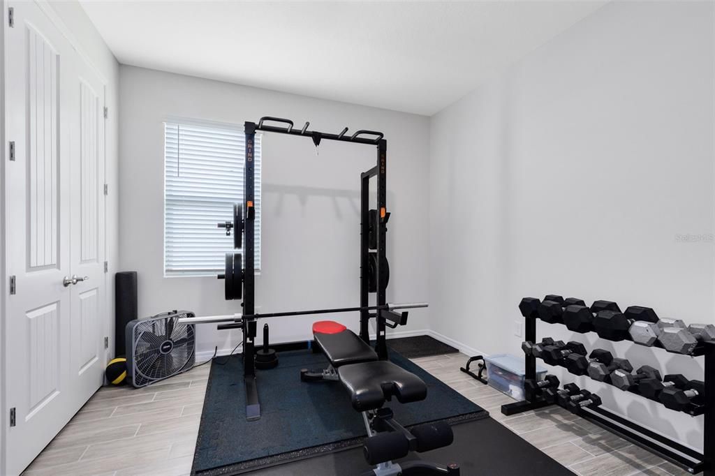 待售: $425,000 (4 贝兹, 2 浴室, 2056 平方英尺)