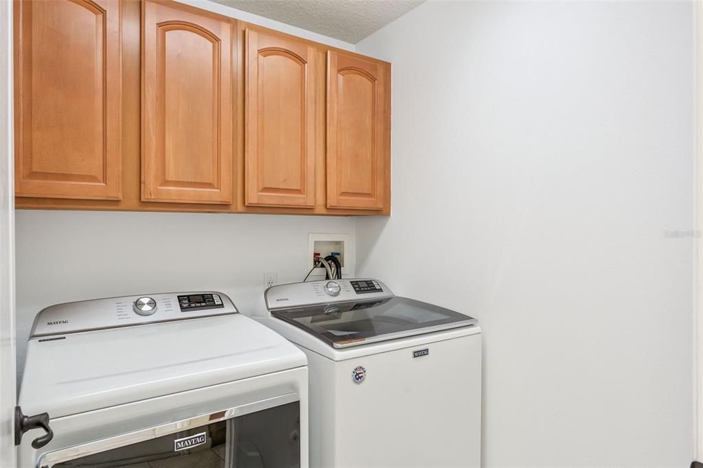 待售: $570,000 (4 贝兹, 3 浴室, 2956 平方英尺)