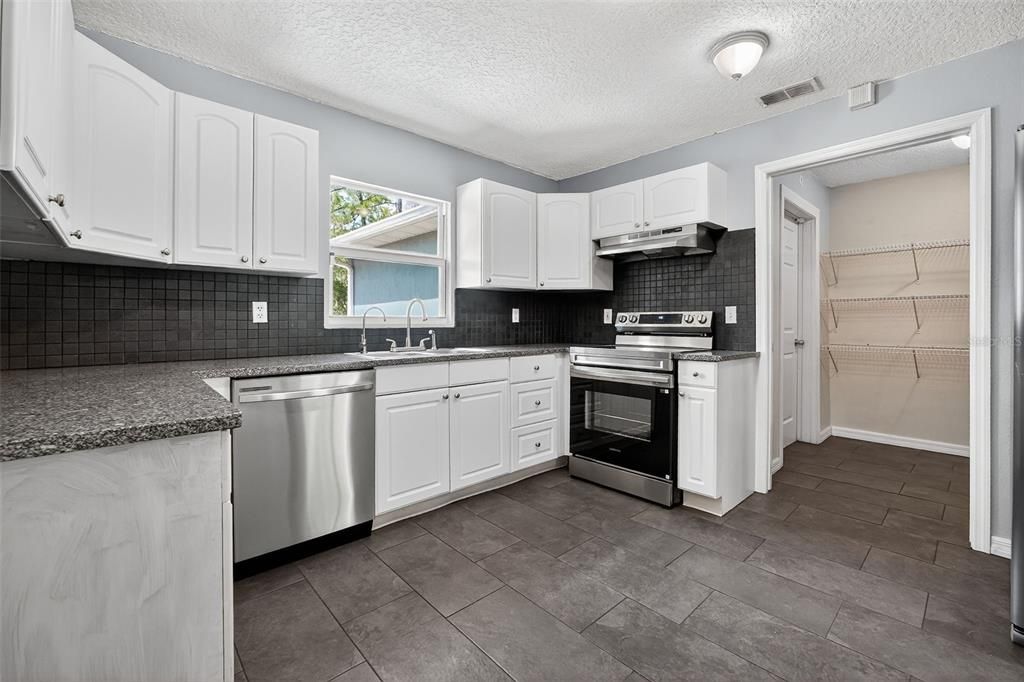 For Sale: $324,900 (4 beds, 2 baths, 1710 Square Feet)