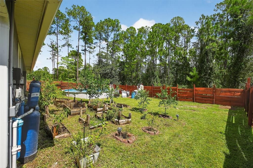 For Sale: $324,900 (4 beds, 2 baths, 1710 Square Feet)