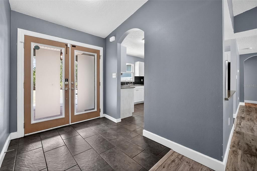 For Sale: $324,900 (4 beds, 2 baths, 1710 Square Feet)