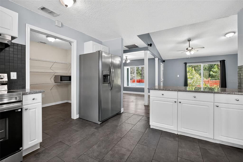 For Sale: $324,900 (4 beds, 2 baths, 1710 Square Feet)