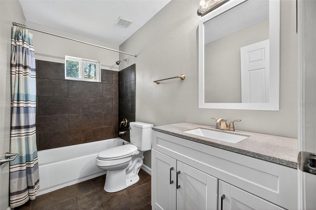 For Sale: $324,900 (4 beds, 2 baths, 1710 Square Feet)