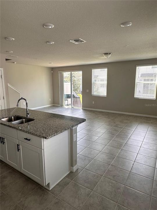 待售: $370,000 (3 贝兹, 2 浴室, 1574 平方英尺)