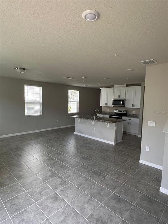 待售: $370,000 (3 贝兹, 2 浴室, 1574 平方英尺)