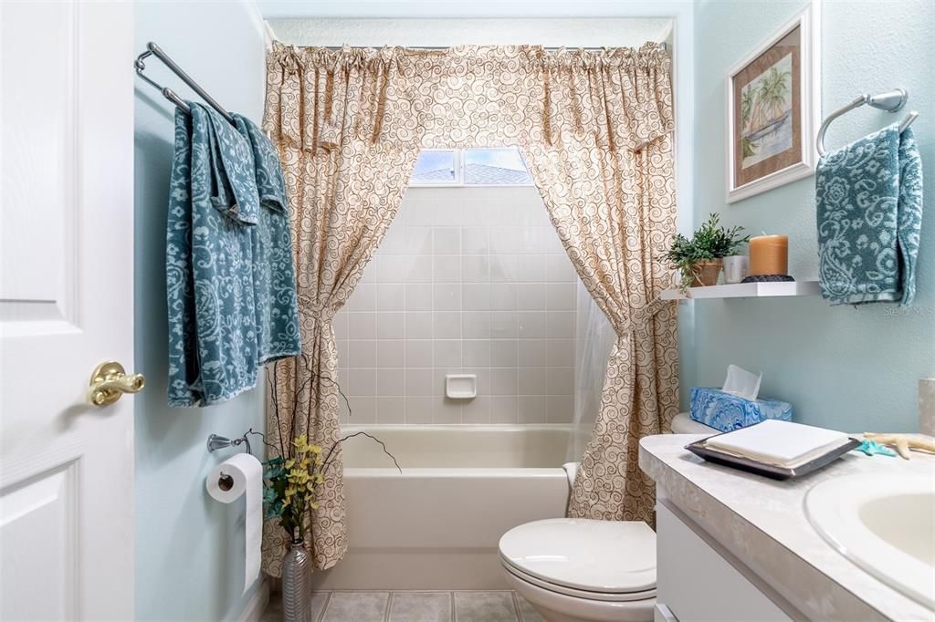 На продажу: $324,500 (2 спален, 2 ванн, 1672 Квадратных фут)