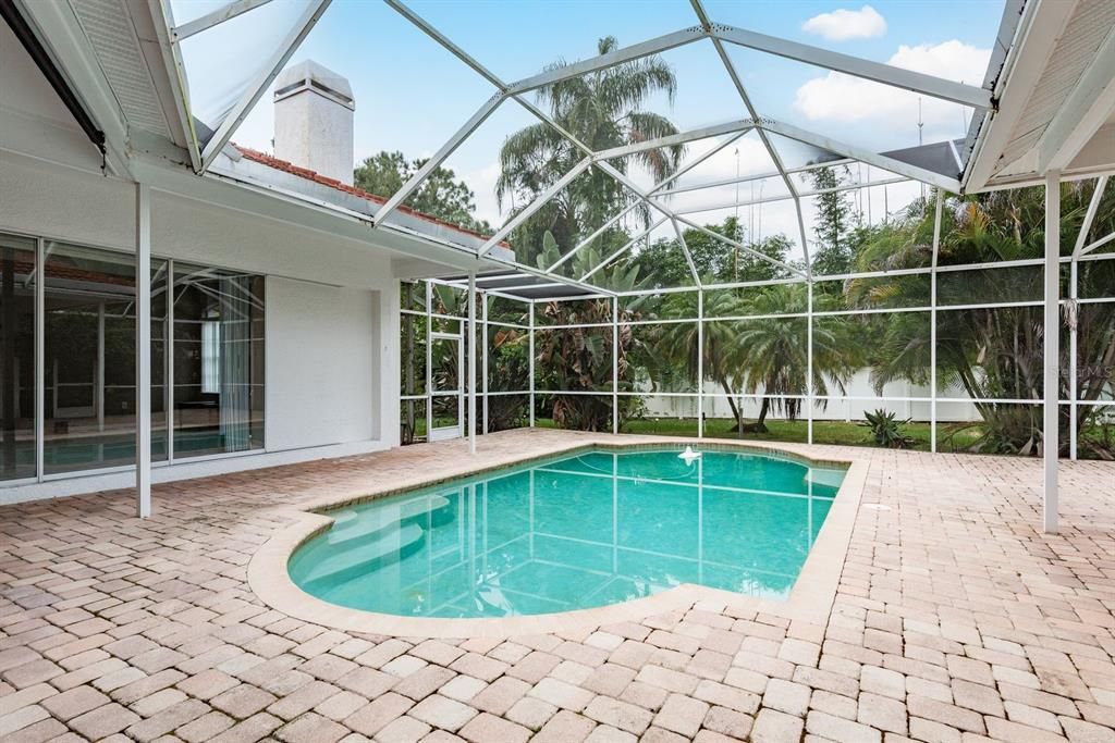 Activo con contrato: $799,900 (3 camas, 3 baños, 3386 Pies cuadrados)