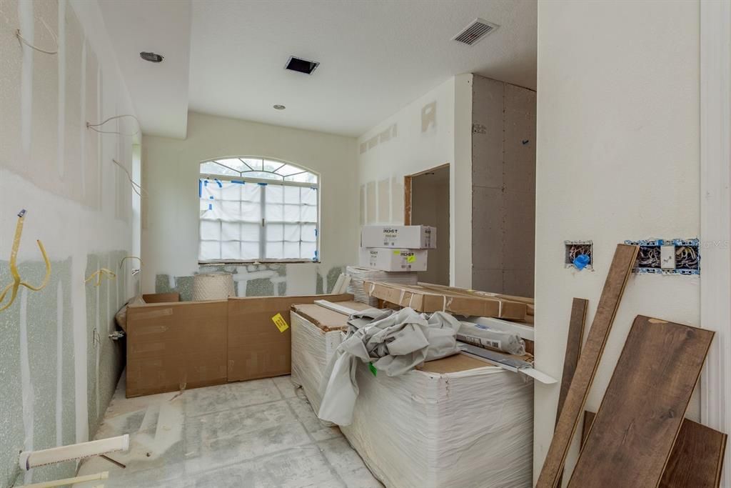 Activo con contrato: $799,900 (3 camas, 3 baños, 3386 Pies cuadrados)