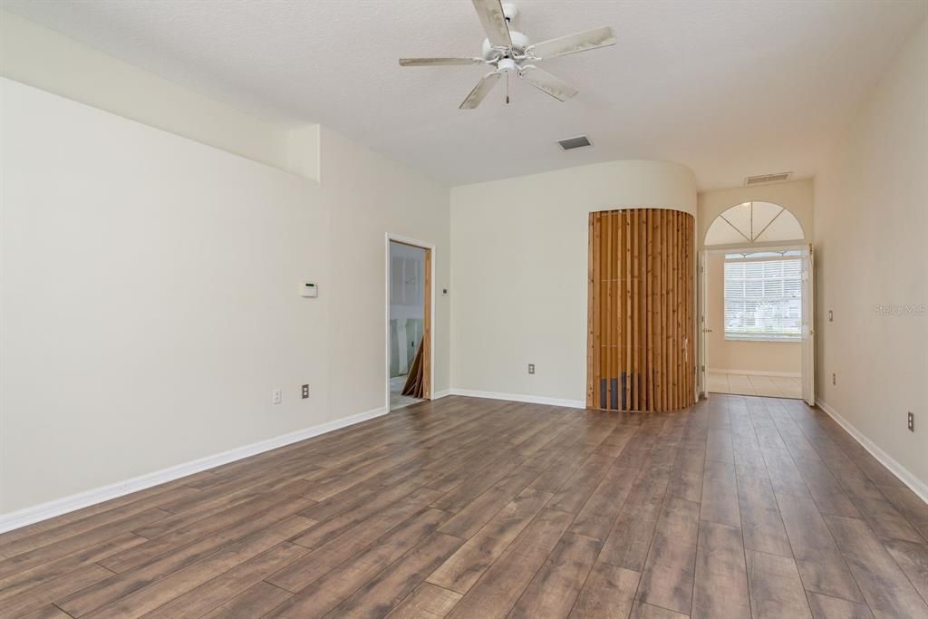 Activo con contrato: $799,900 (3 camas, 3 baños, 3386 Pies cuadrados)