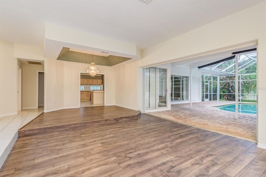 Activo con contrato: $799,900 (3 camas, 3 baños, 3386 Pies cuadrados)