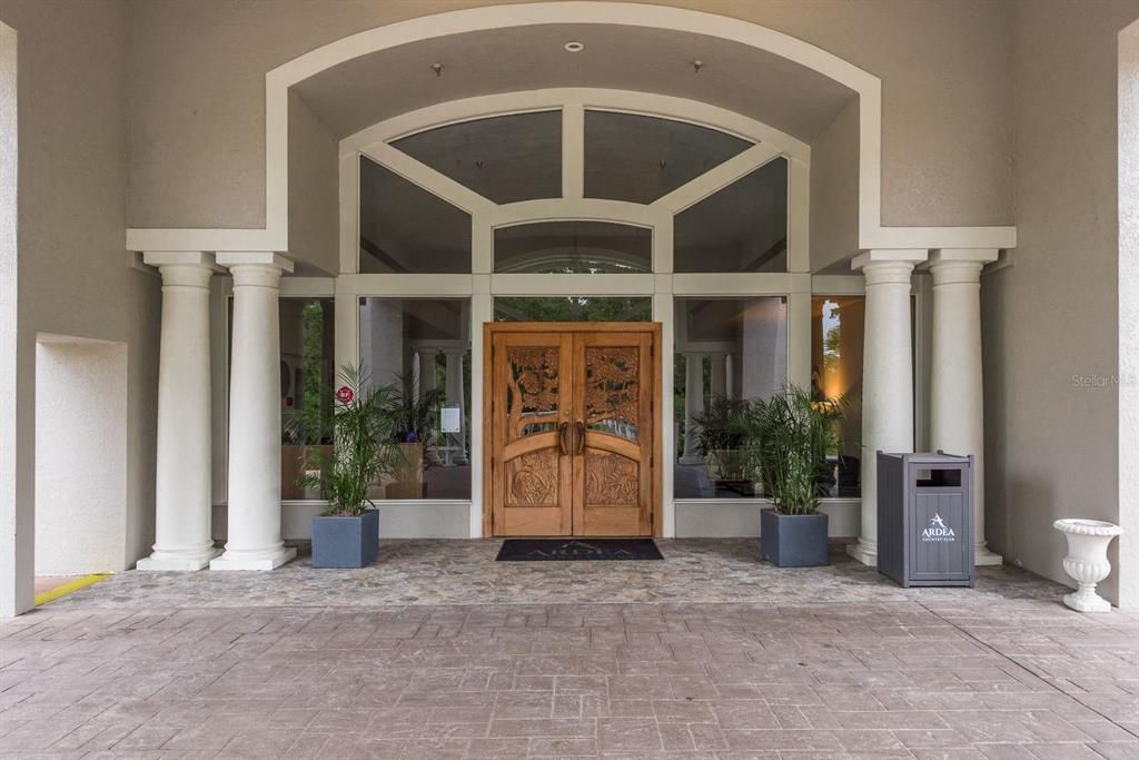 Activo con contrato: $799,900 (3 camas, 3 baños, 3386 Pies cuadrados)