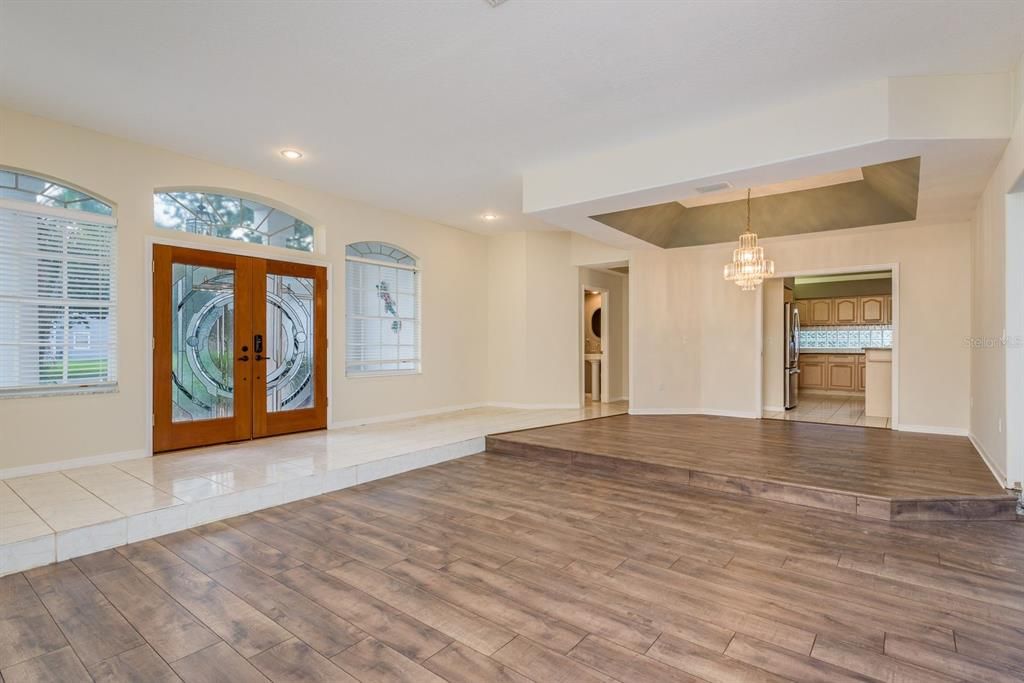 Activo con contrato: $799,900 (3 camas, 3 baños, 3386 Pies cuadrados)