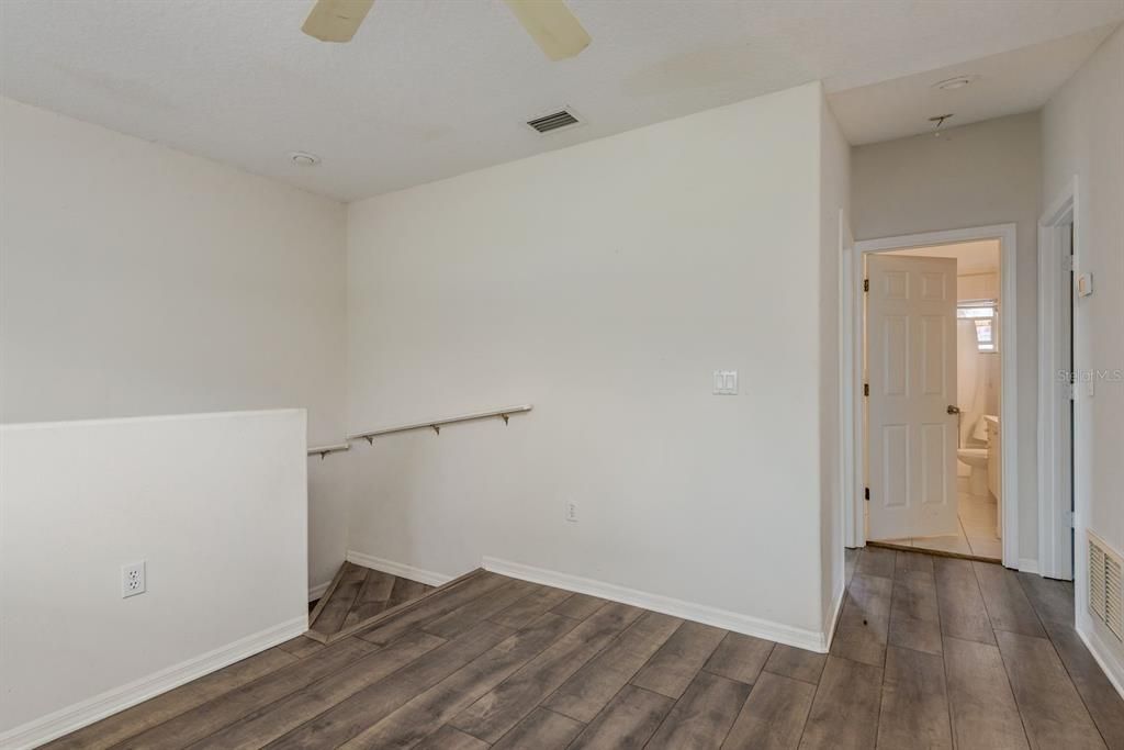 Activo con contrato: $799,900 (3 camas, 3 baños, 3386 Pies cuadrados)