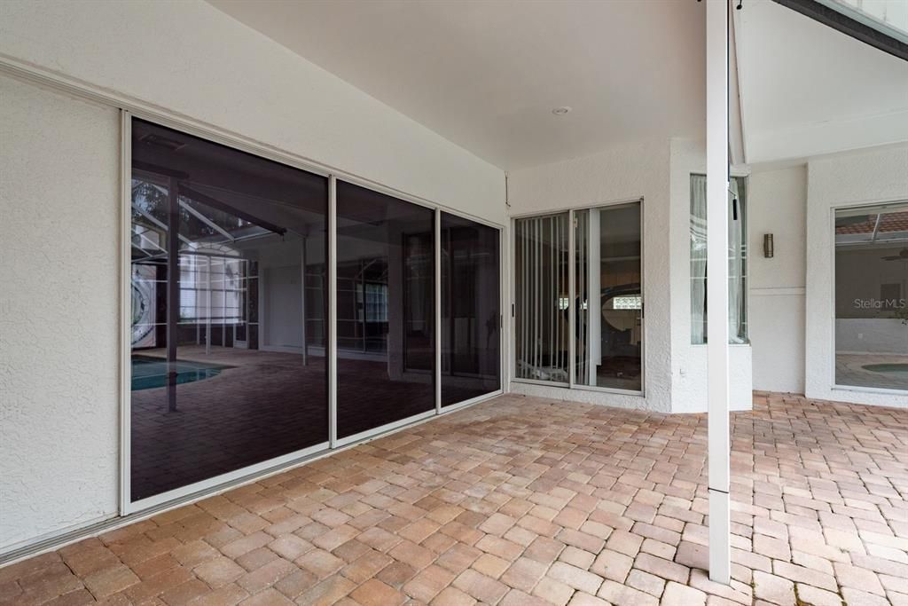 Activo con contrato: $799,900 (3 camas, 3 baños, 3386 Pies cuadrados)