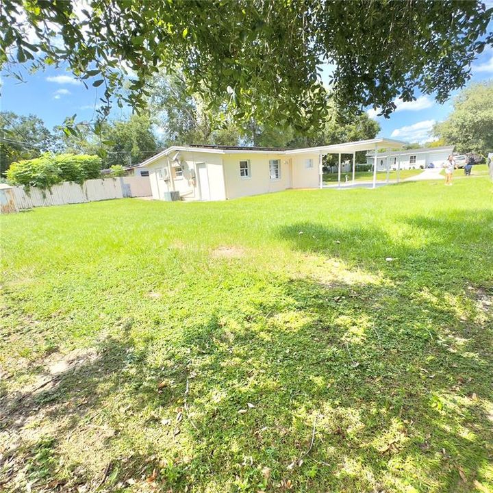 合同活跃: $239,999 (3 贝兹, 3 浴室, 936 平方英尺)