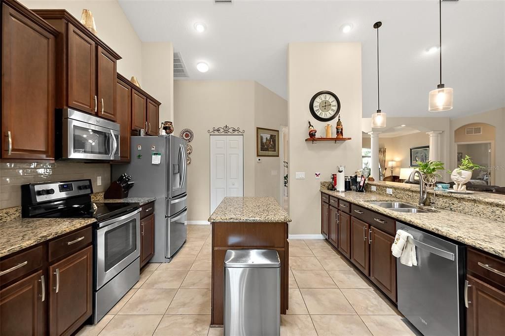 For Sale: $478,000 (4 beds, 2 baths, 2525 Square Feet)