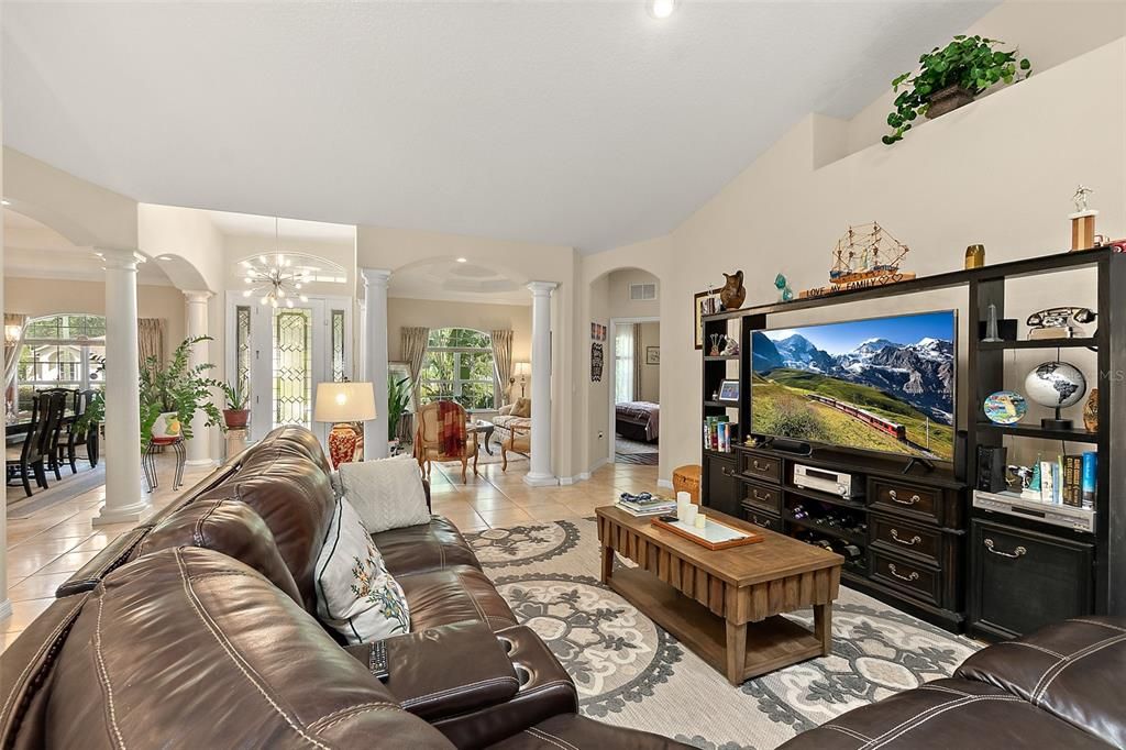 For Sale: $478,000 (4 beds, 2 baths, 2525 Square Feet)