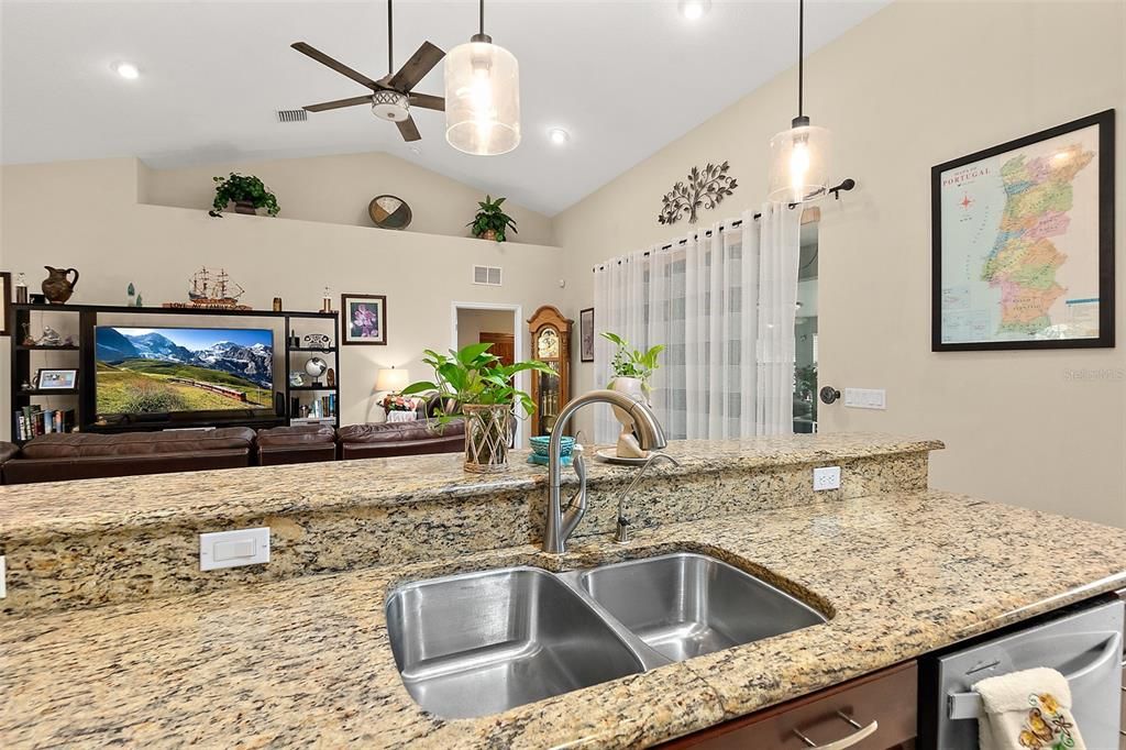 For Sale: $478,000 (4 beds, 2 baths, 2525 Square Feet)